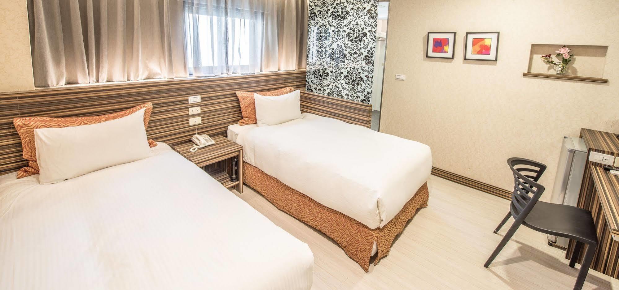 Wecan Hotel Каосюн Екстериор снимка